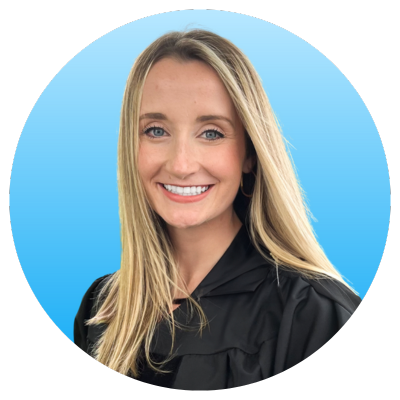 Professional headshot of MovementX doctor of physical therapy, Natalie de Selding in Arlington, Virginia