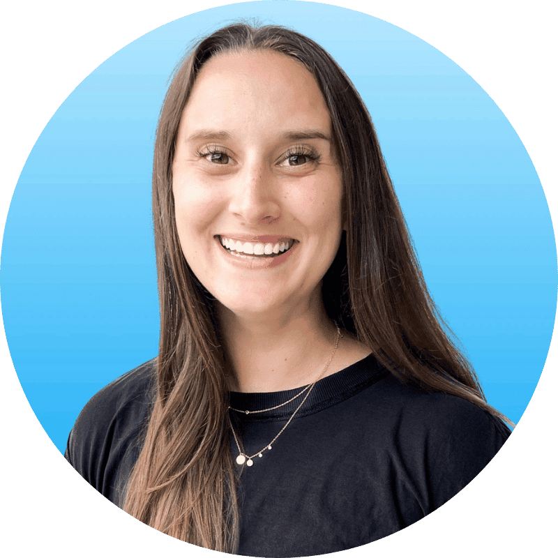 Mollie Kam Physical Therapist MovementX Physical Therapy Headshot Circle