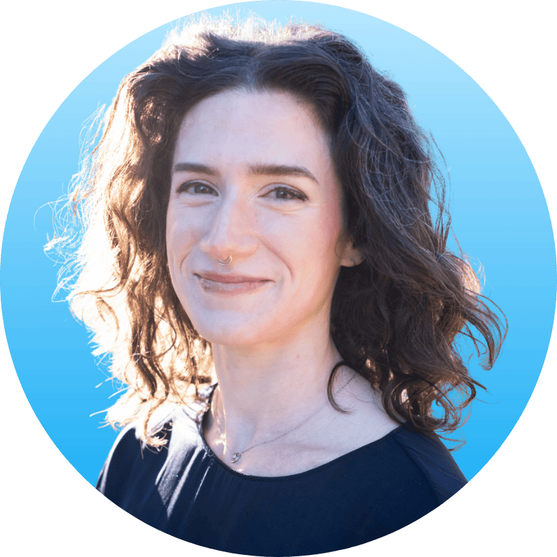 Mackenzie Van Loo Physical Therapist MovementX Physical Therapy in Bend Oregon Headshot Square